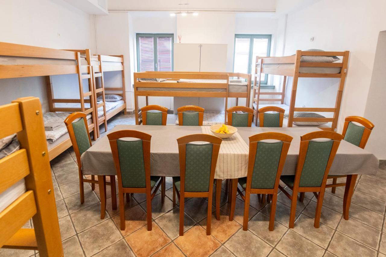 Hostel Vojnik Buitenkant foto