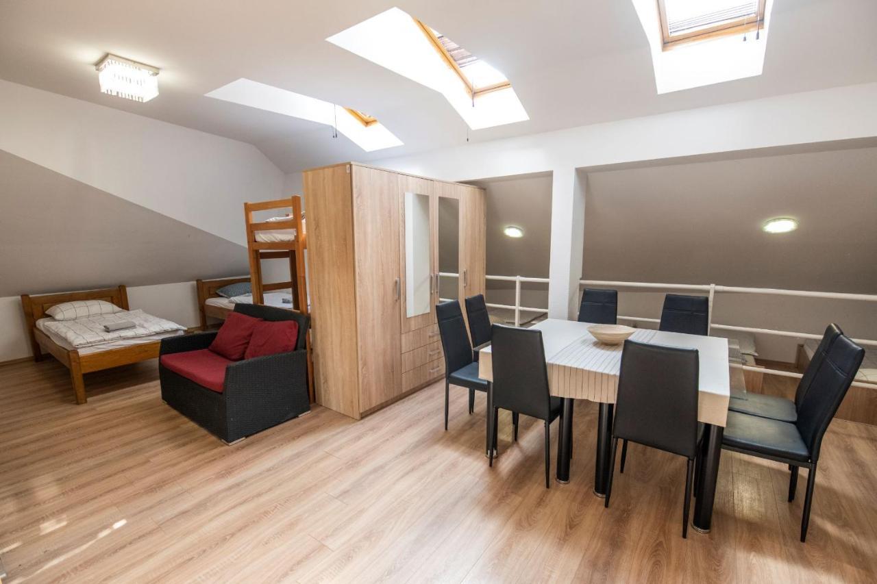 Hostel Vojnik Buitenkant foto