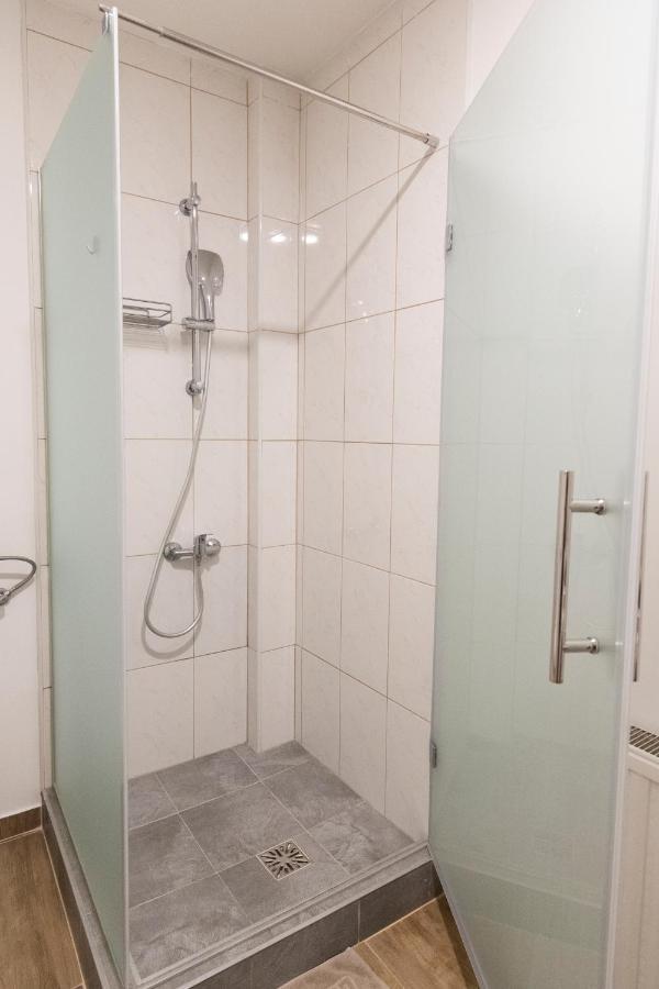 Hostel Vojnik Buitenkant foto
