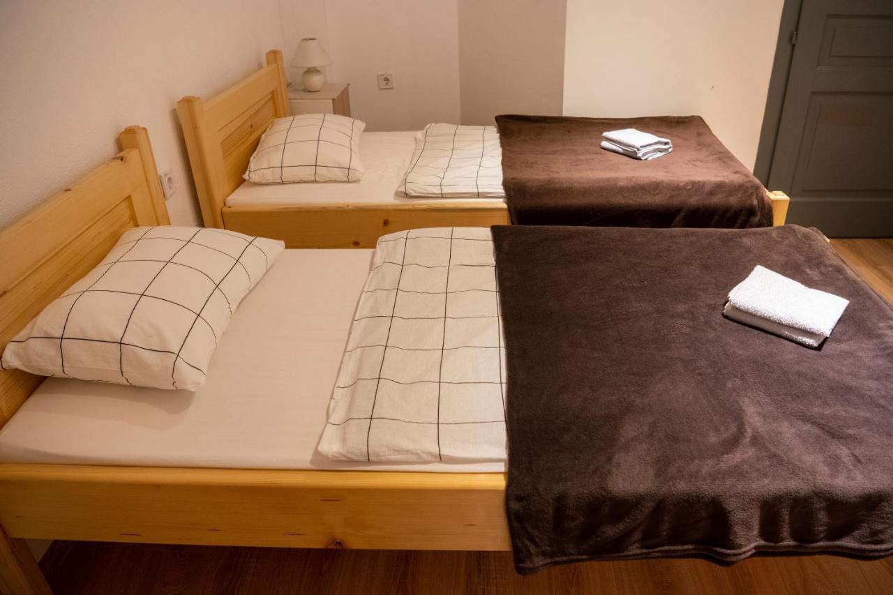 Hostel Vojnik Buitenkant foto